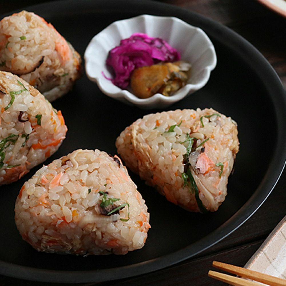 炊き込みご飯おにぎり